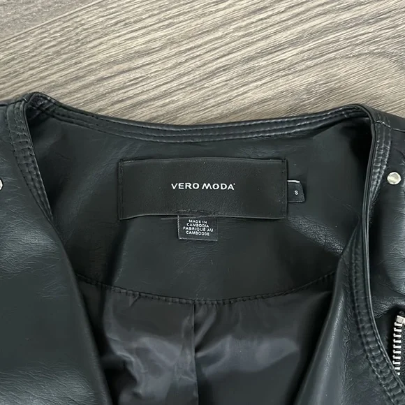 Vero Moda Ria Zip-front Moro Jacket - small - Picture 2 of 9